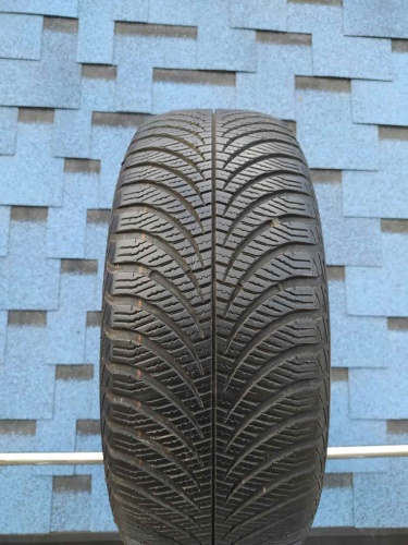 Шины Goodride Z-401 All Season Elite 235/55 R17 -- б/у 5