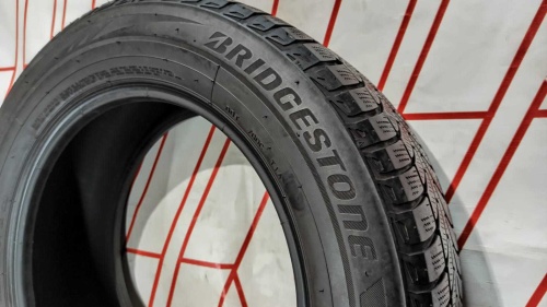 Шины Bridgestone Blizzak LM-80  235/60 R18 -- б/у 5