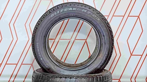 Шины Bridgestone Blizzak MZ-03 215/60 R16 -- б/у -