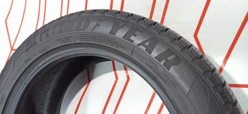 Шины Goodyear EfficientGrip 235/55 R19 -- б/у 5.5