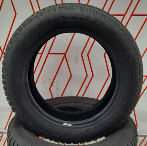 Шины Goodyear Vector 4Seasons 215/60 R17 -- б/у 5