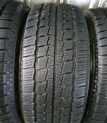 Шины Hankook Winter RW06 235/65 R16C -- б/у 5